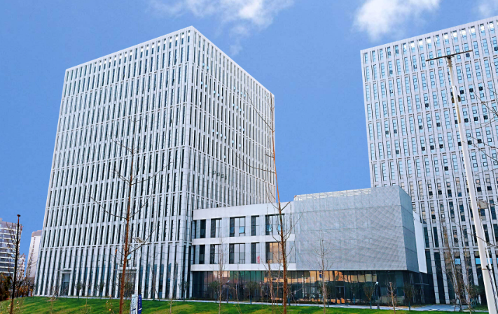许昌磊博钢结构工程有限公司厂房钢结构搭建技术要点与施工规范解析